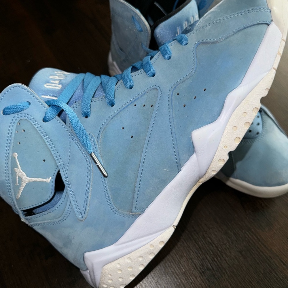 Jordan 7 Retro “Pantone”
